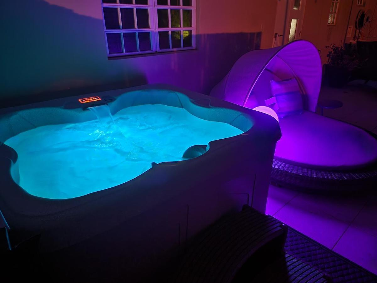 Luxury Retreat With Private Jacuzzi And Mountain Views Free Parking Διαμέρισμα Ponce Εξωτερικό φωτογραφία