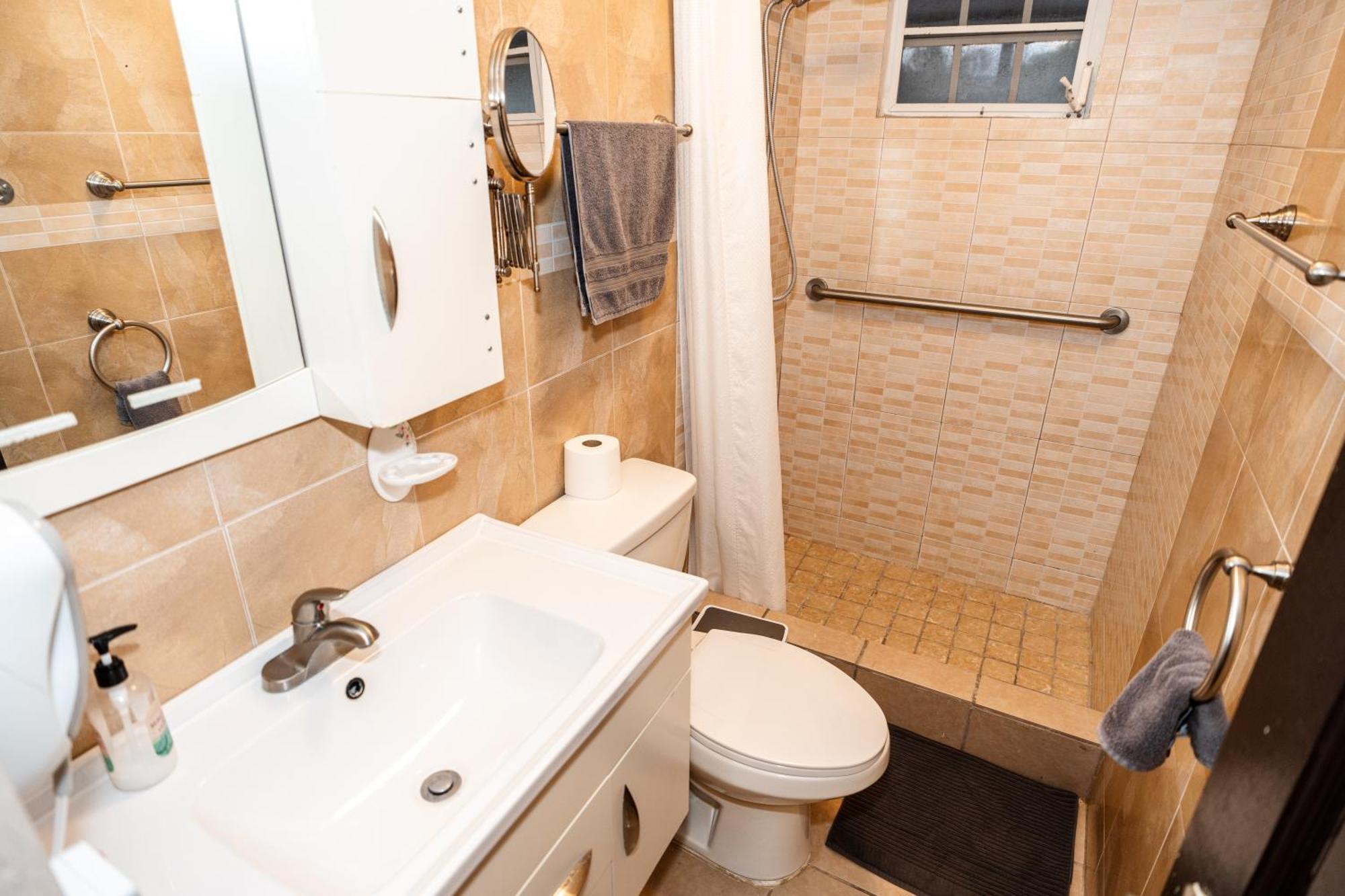 Luxury Retreat With Private Jacuzzi And Mountain Views Free Parking Διαμέρισμα Ponce Εξωτερικό φωτογραφία